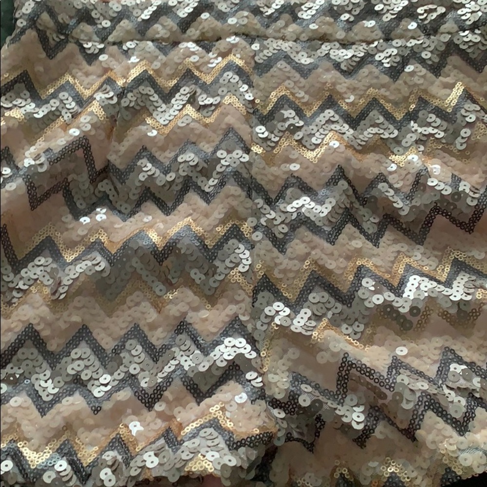 Peach Sequined Shorts  Romper NWT L - Picture 2 of 4